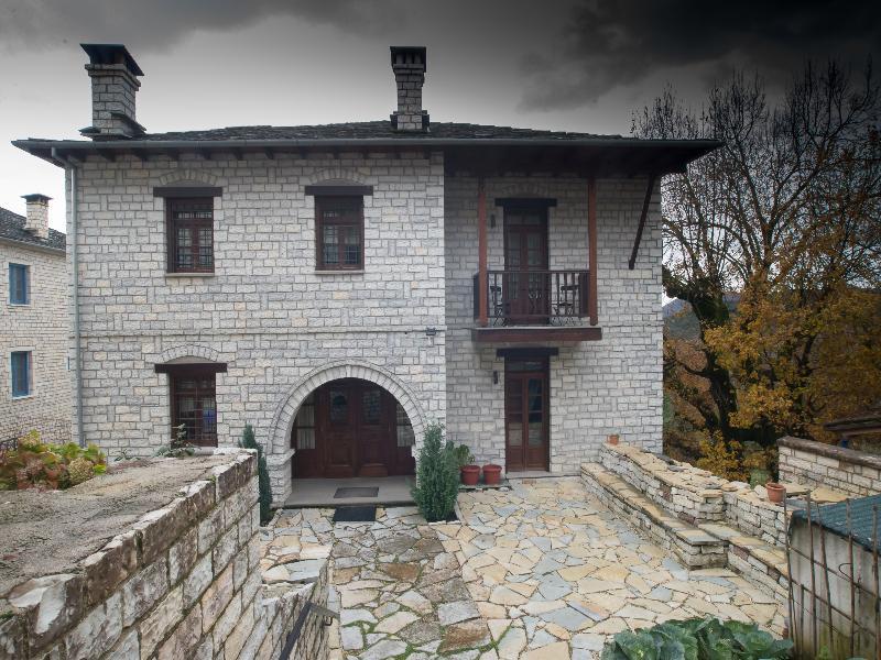 Giagia Evgenia Hotel Vitsa ภายนอก รูปภาพ